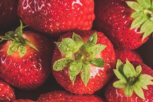 macro photography strawberries